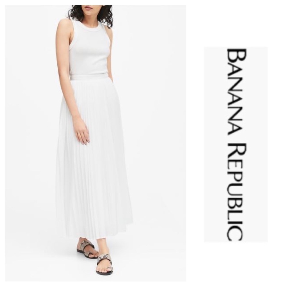 NWT Banana Republic Pleated Maxi Skirt